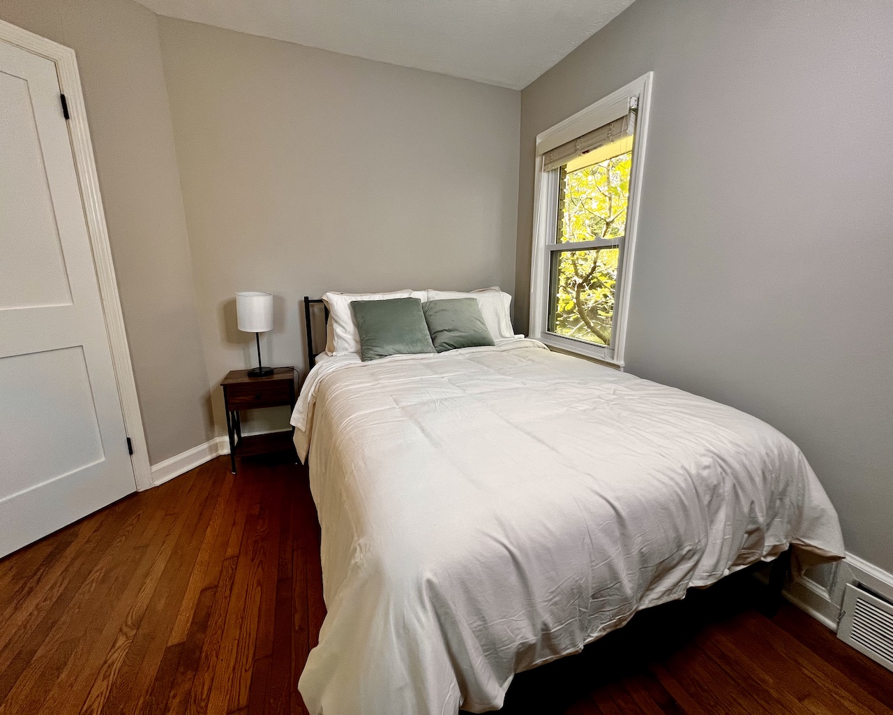 Walkable Decatur co-living room with MARTA access