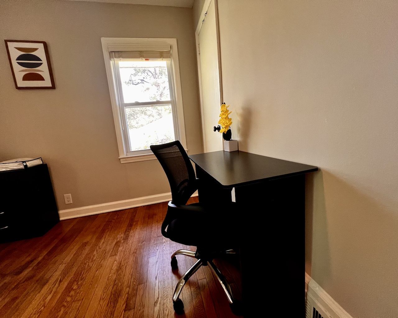 Walkable Decatur co-living room with MARTA access